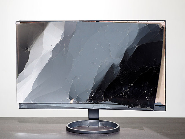 Ｑ1：電腦螢幕破掉應該修嗎？