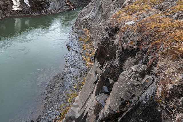 堰塞湖為什麼會潰堤？堰塞湖溢流、潰堤不一樣嗎？4大原因一次看